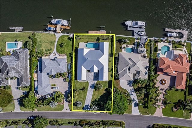 1806 Mooringline Drive, Vero Beach, FL 32963