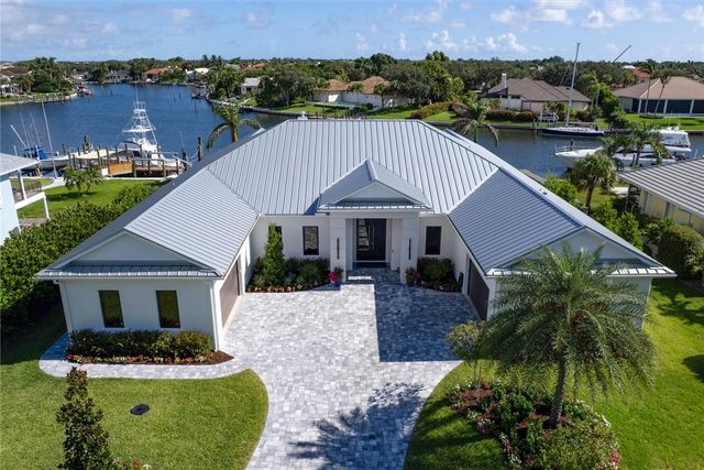 1806 Mooringline Drive, Vero Beach, FL 32963