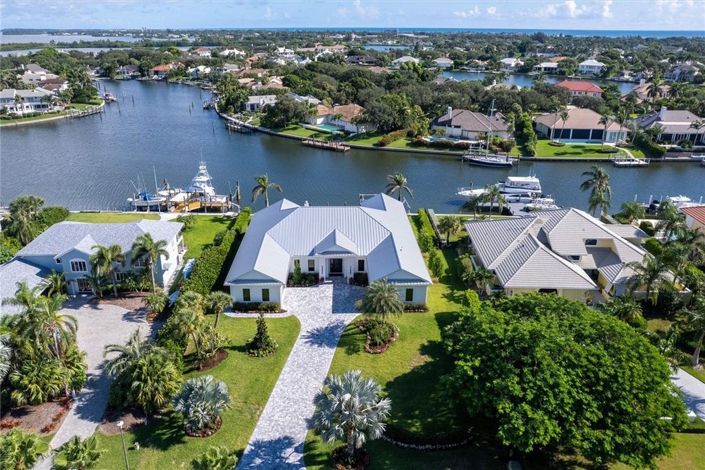 1806 Mooringline Drive, Vero Beach, FL 32963