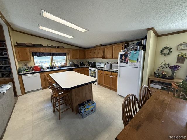 40 Bellwood, Swartz Creek, MI 48473