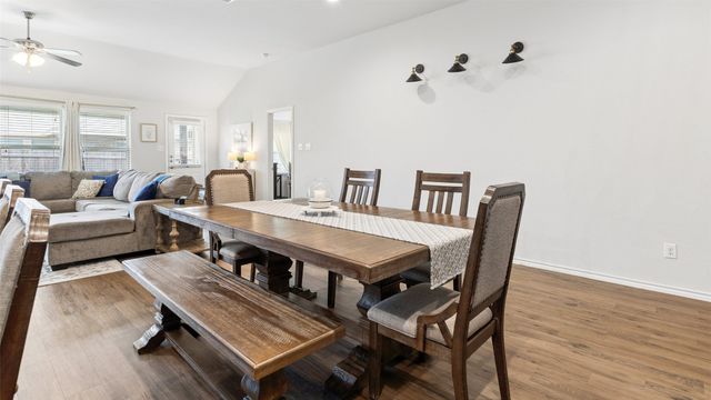 400 Sandhurst Drive, Fort Worth, TX 76036