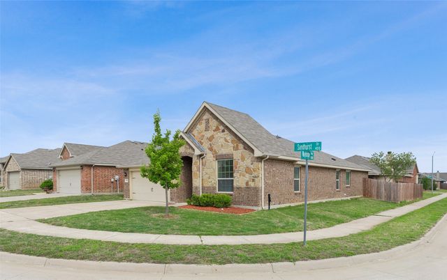 400 Sandhurst Drive, Fort Worth, TX 76036