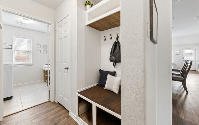 400 Sandhurst Drive, Fort Worth, TX 76036