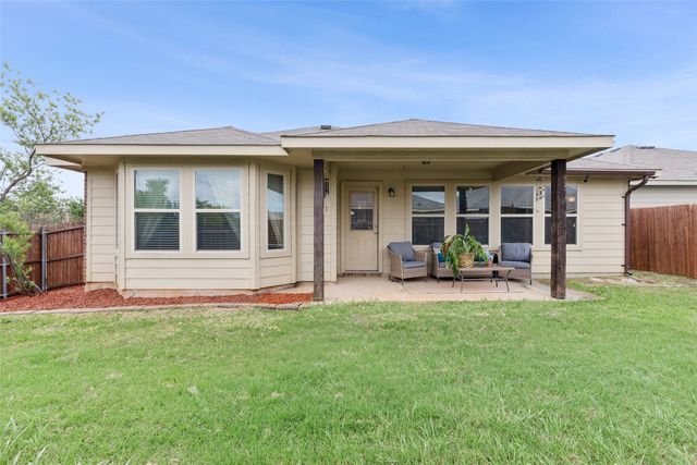 400 Sandhurst Drive, Fort Worth, TX 76036