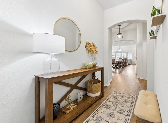 400 Sandhurst Drive, Fort Worth, TX 76036