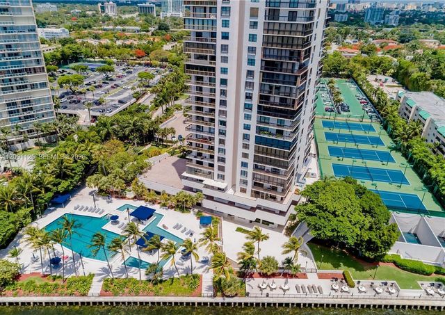 2333 Brickell Ave 1803, Miami, FL 33129