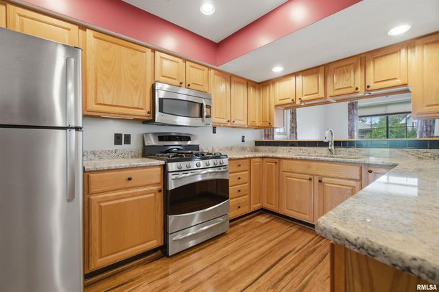 7715 W Redwing Drive, Peoria, IL 61604