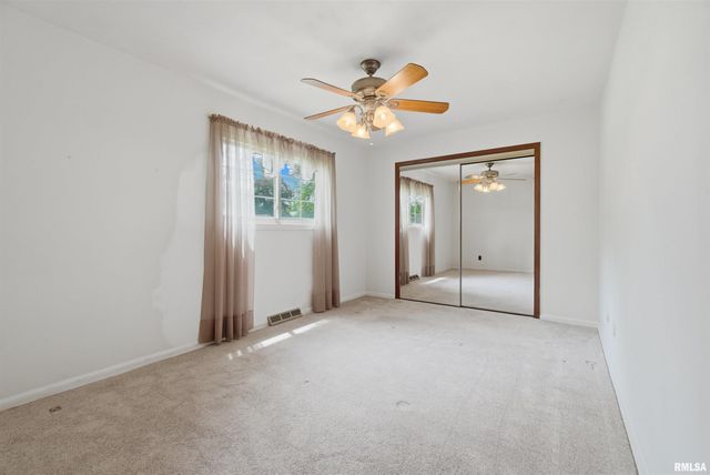 7715 W Redwing Drive, Peoria, IL 61604