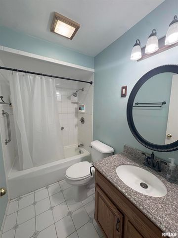 7715 W Redwing Drive, Peoria, IL 61604