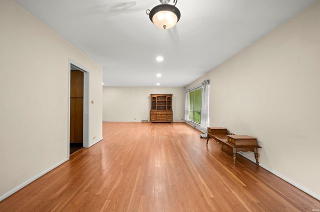 52585 Brooktrails Drive, South Bend, IN 46637