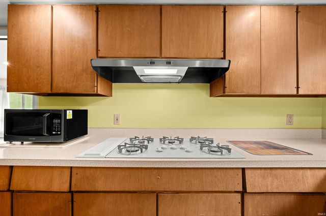 52585 Brooktrails Drive, South Bend, IN 46637