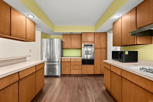 52585 Brooktrails Drive, South Bend, IN 46637