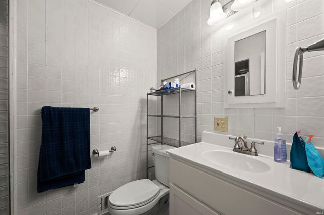 52585 Brooktrails Drive, South Bend, IN 46637