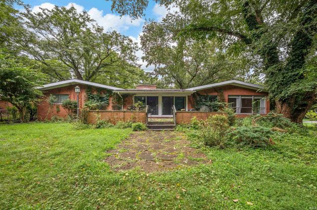 52585 Brooktrails Drive, South Bend, IN 46637