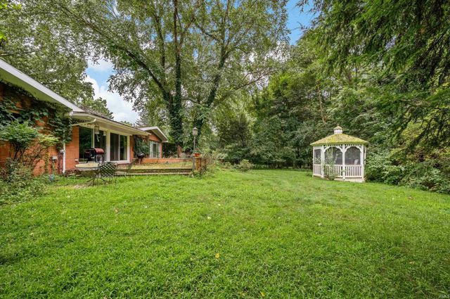 52585 Brooktrails Drive, South Bend, IN 46637