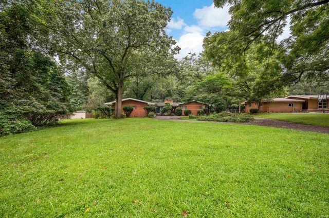 52585 Brooktrails Drive, South Bend, IN 46637