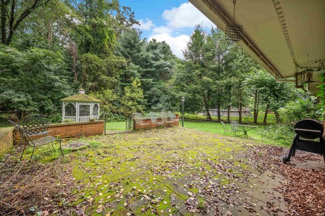 52585 Brooktrails Drive, South Bend, IN 46637