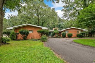52585 Brooktrails Drive, South Bend, IN 46637