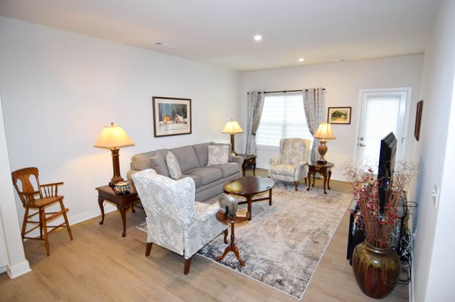 104 Great Falls Ct, Gallatin, TN 37066