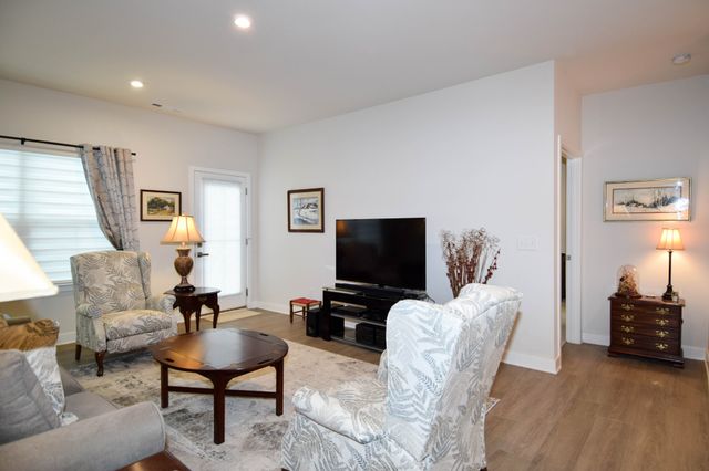 104 Great Falls Ct, Gallatin, TN 37066