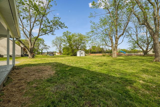 313 Portland Blvd, Portland, TN 37148