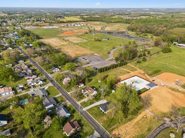 313 Portland Blvd, Portland, TN 37148