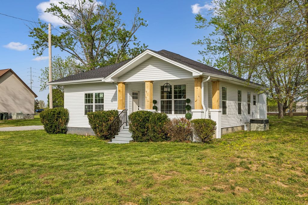 313 Portland Blvd, Portland, TN 37148