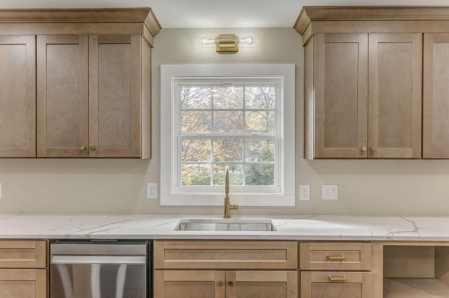 924 Stoneleigh Road, Dalton, GA 30720