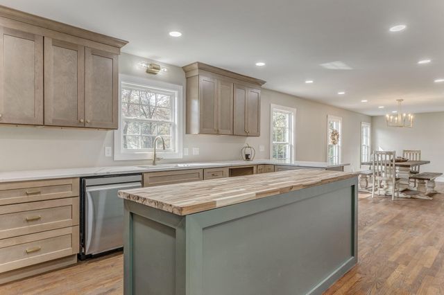 924 Stoneleigh Road, Dalton, GA 30720