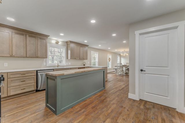 924 Stoneleigh Road, Dalton, GA 30720