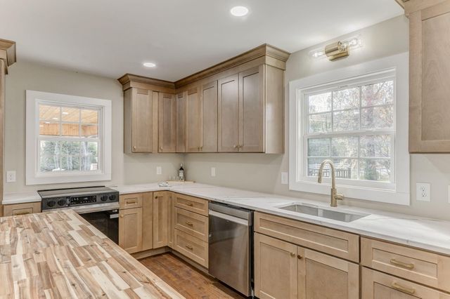 924 Stoneleigh Road, Dalton, GA 30720