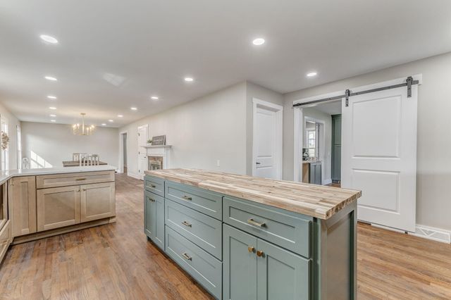 924 Stoneleigh Road, Dalton, GA 30720