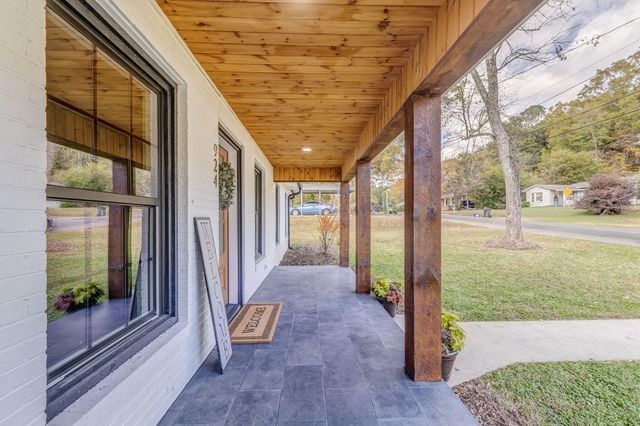 924 Stoneleigh Road, Dalton, GA 30720