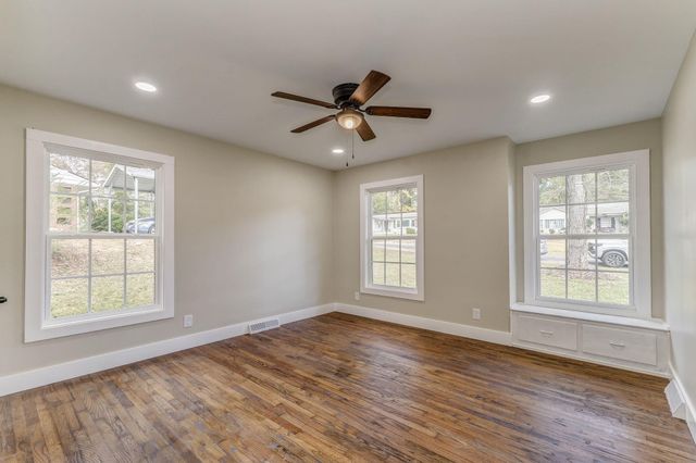 924 Stoneleigh Road, Dalton, GA 30720