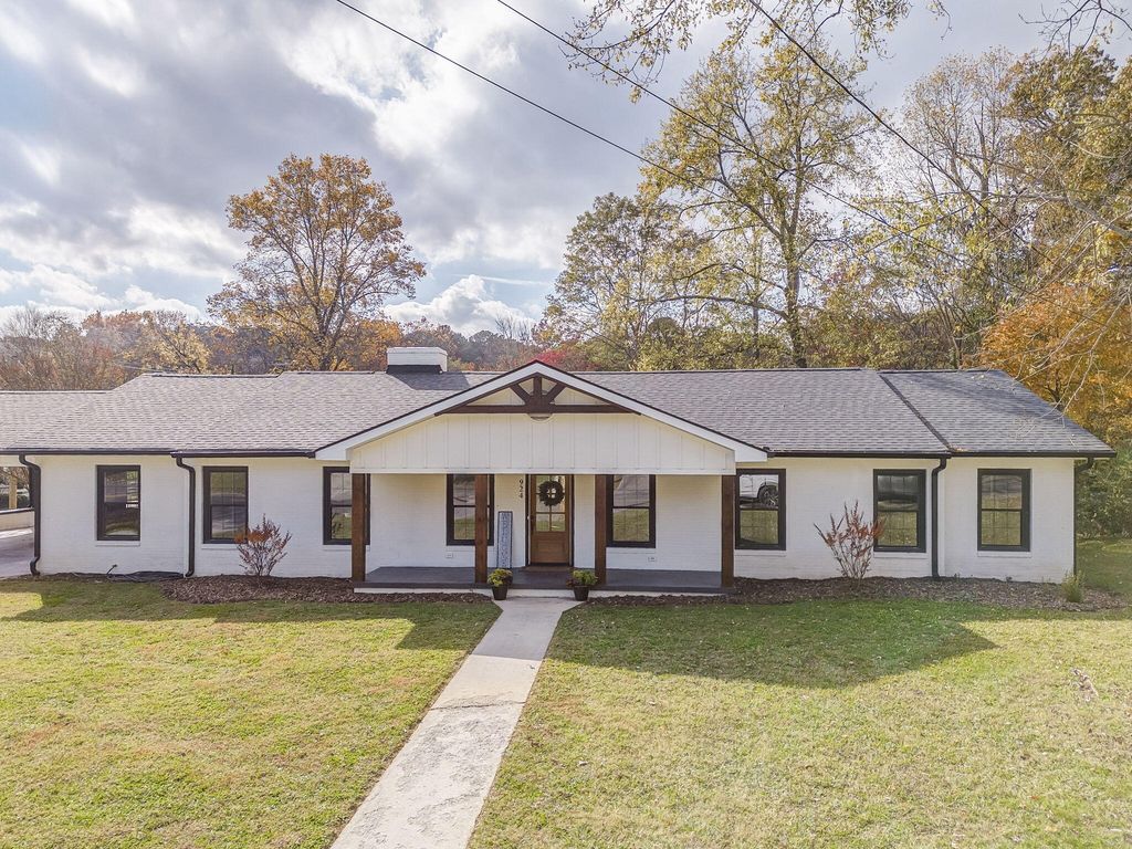 924 Stoneleigh Road, Dalton, GA 30720