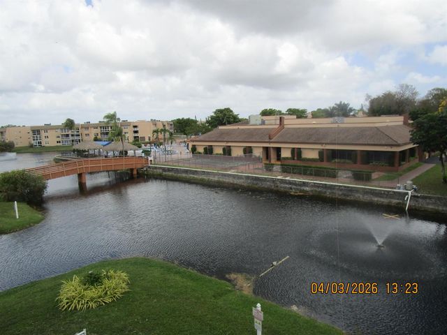 9401 Sunrise Lakes Boulevard 308, Sunrise, FL 33322