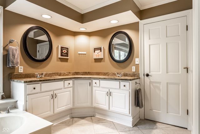 665 Nottingham Court, Carmel, IN 46032
