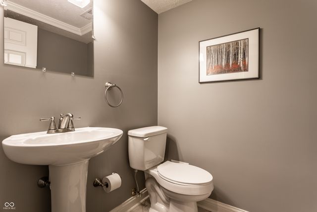 665 Nottingham Court, Carmel, IN 46032