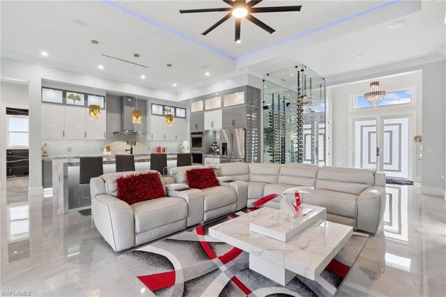 431 16th AVE NE, Naples, FL 34120