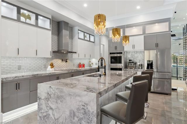 431 16th AVE NE, Naples, FL 34120