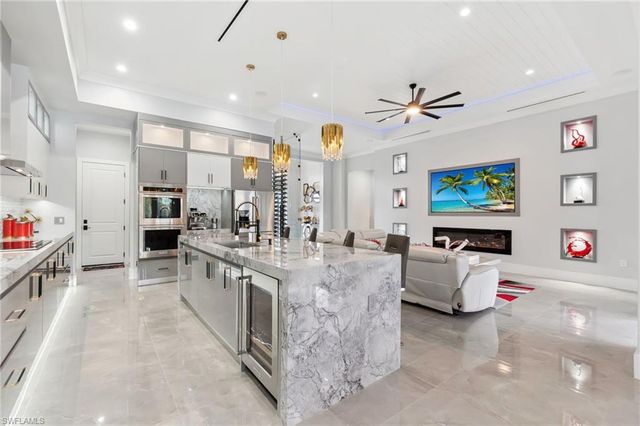 431 16th AVE NE, Naples, FL 34120