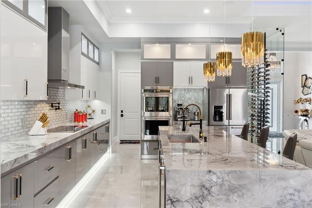 431 16th AVE NE, Naples, FL 34120