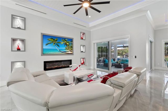 431 16th AVE NE, Naples, FL 34120