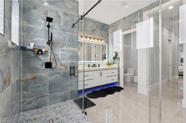 431 16th AVE NE, Naples, FL 34120