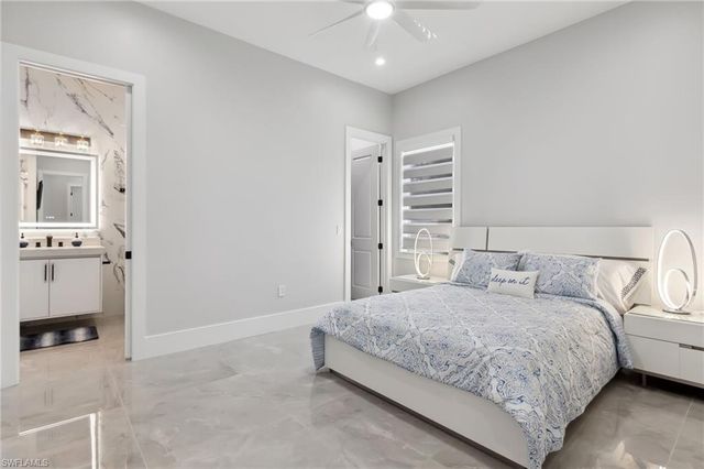 431 16th AVE NE, Naples, FL 34120