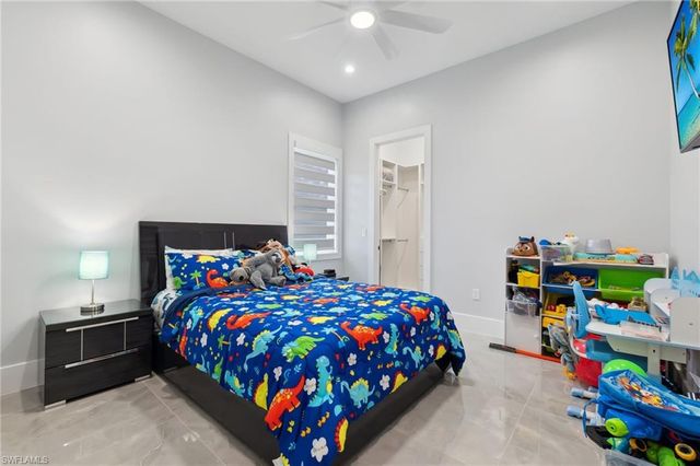 431 16th AVE NE, Naples, FL 34120