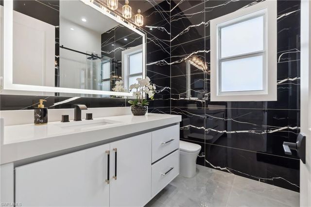 431 16th AVE NE, Naples, FL 34120