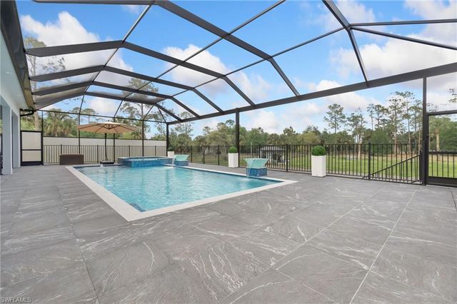 431 16th AVE NE, Naples, FL 34120