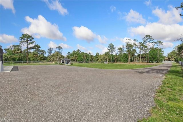 431 16th AVE NE, Naples, FL 34120