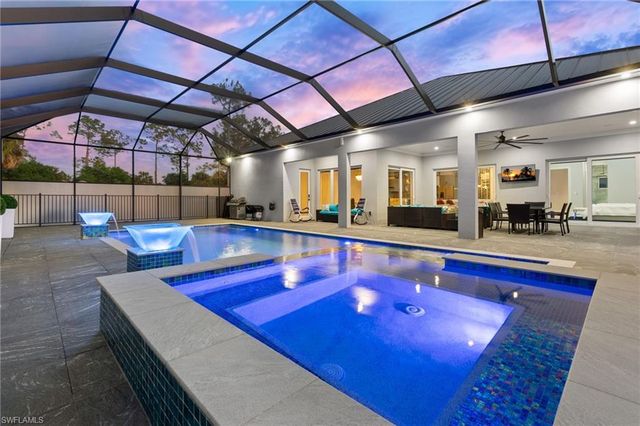 431 16th AVE NE, Naples, FL 34120